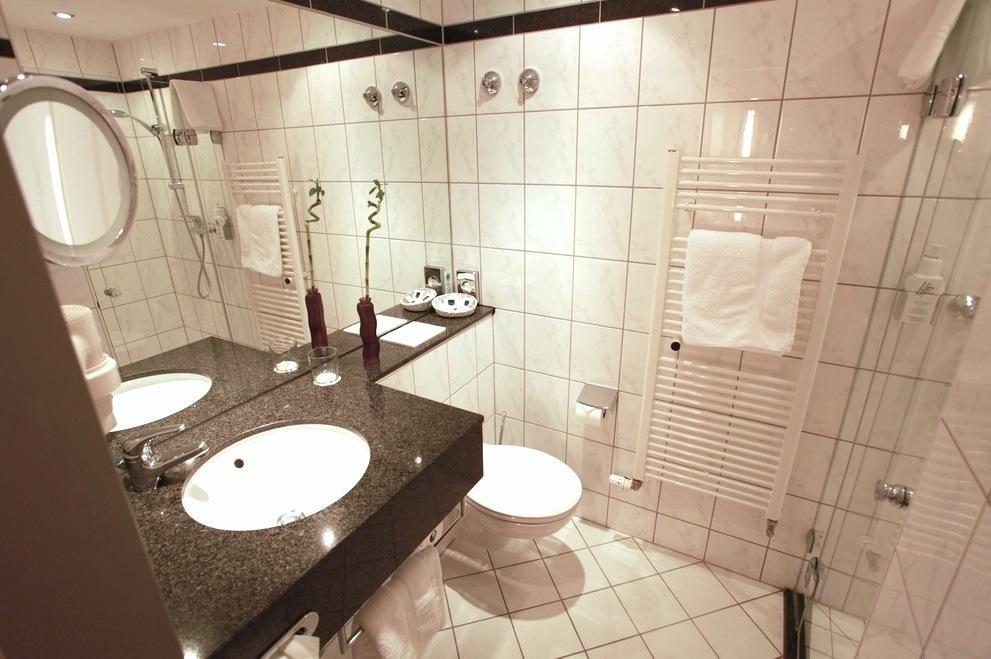 Hotel Friederichs Duisburg Room photo
